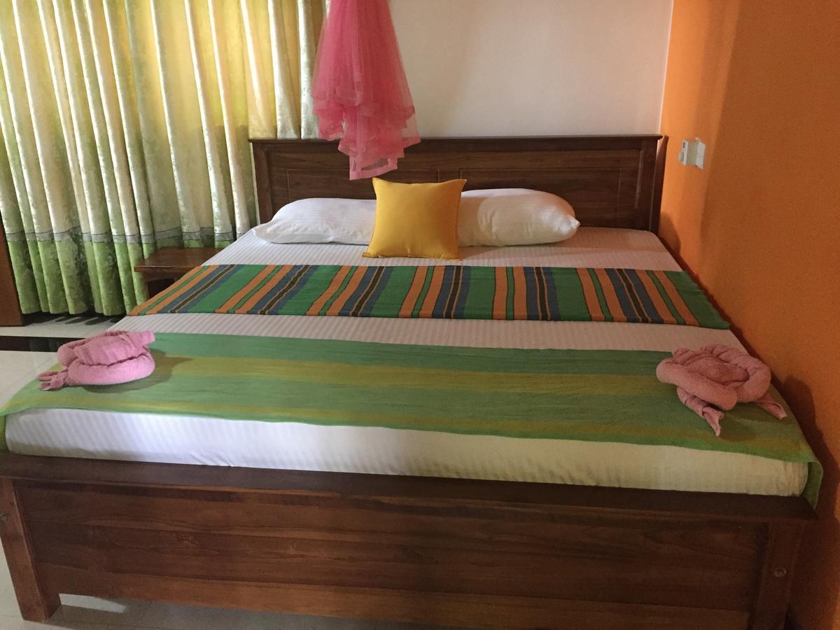 Bee Nest Bed & Breakfast Negombo Exterior photo
